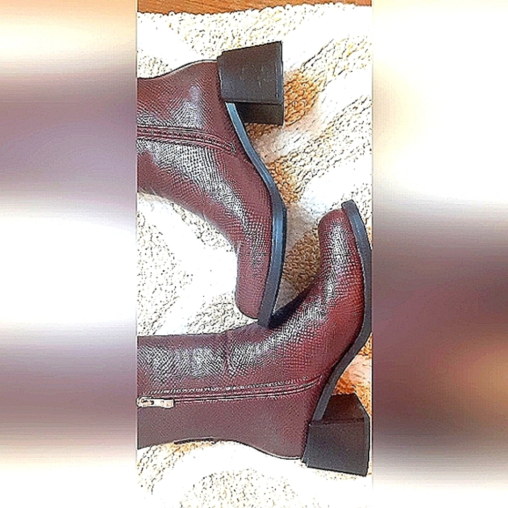Torgeis Boots women's 7.5 Snake faux skin Brown Block heel Like New $175